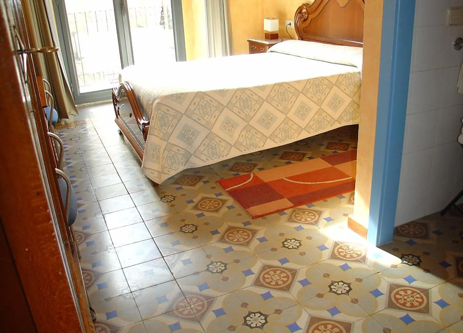 Hostal Adarnius La Bisbal d'Emporda